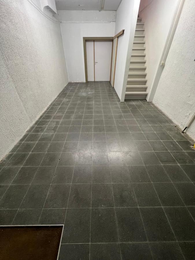 Ruim App. Met Grote Garage Leilighet Ieper Eksteriør bilde